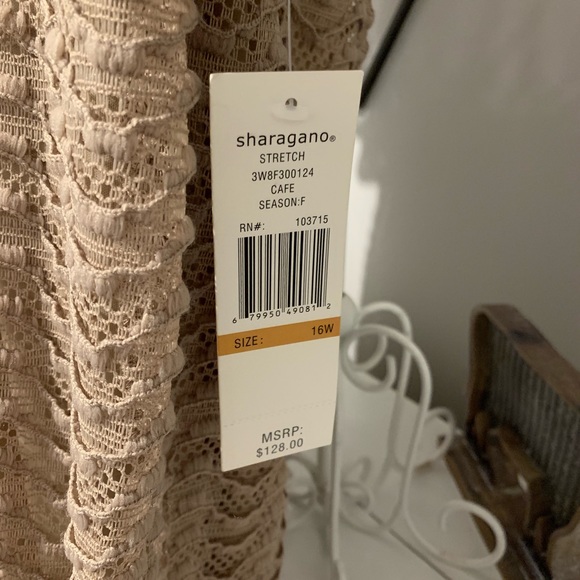 ❤️SOLD ❤️Sharagano} NWT Textured Lace Dress | Plus - Picture 5 of 8